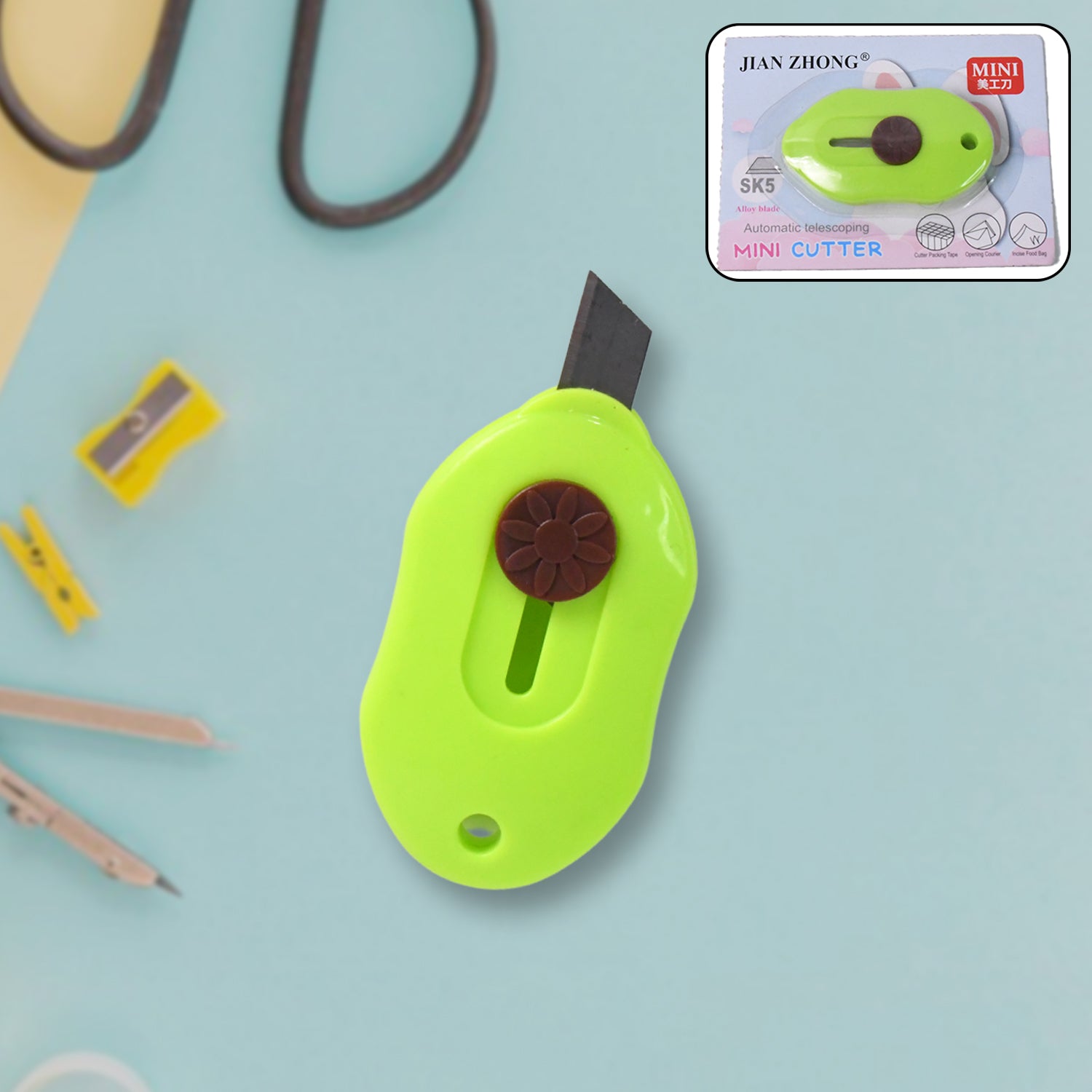 Mini Cloud Cutter compact size fitting easily in hand