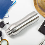Vacuum insulated water bottle keeping beverages hot or cold