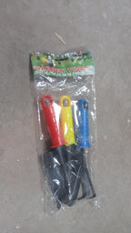 Complete 3-piece garden tool set, perfect for home and balcony gardens.