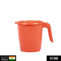 Bathora plastic bathroom mug with an ergonomic handle, showcasing its 1-liter capacity.