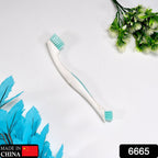 An ergonomic handle of the dual-sided cleaning brush, showcasing its comfortable grip for easy use.
