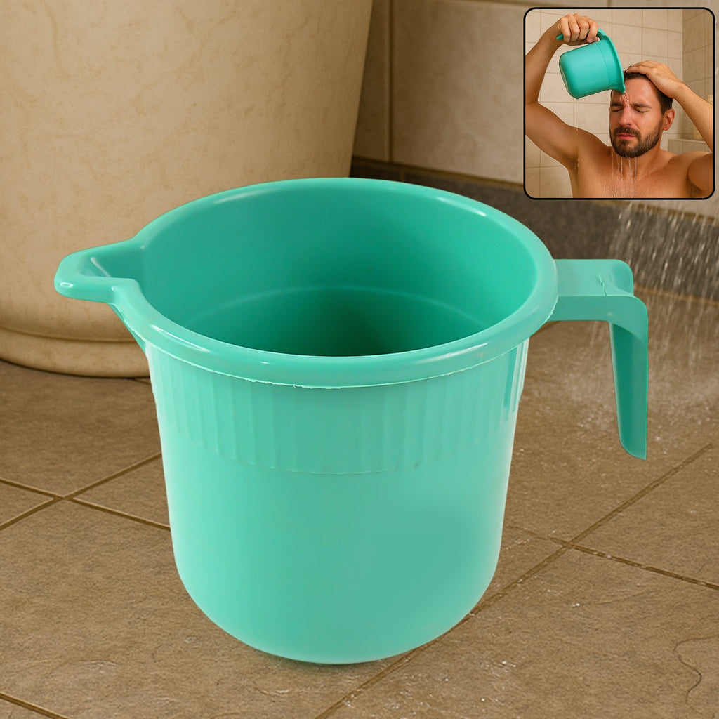 Durable plastic bath mug with ergonomic handle