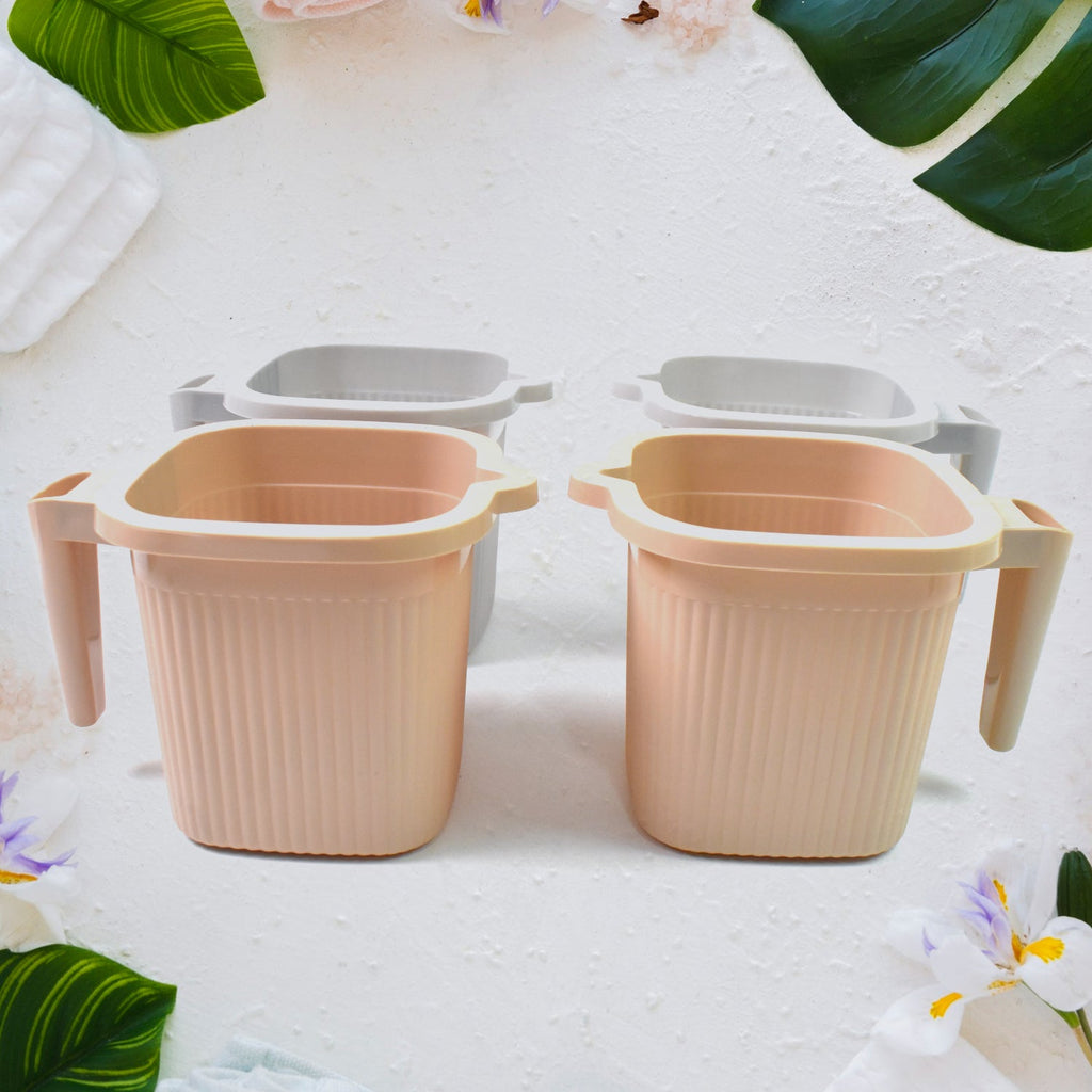 Single 1000ml plastic bath mug with a square shape and sturdy handle.