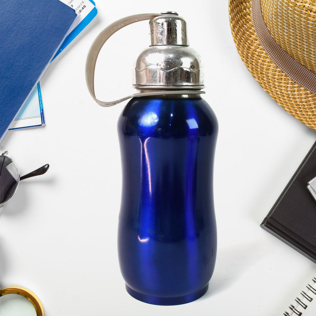 500 ML stainless steel thermos water bottle with plastic lid and carabiner for easy carrying
