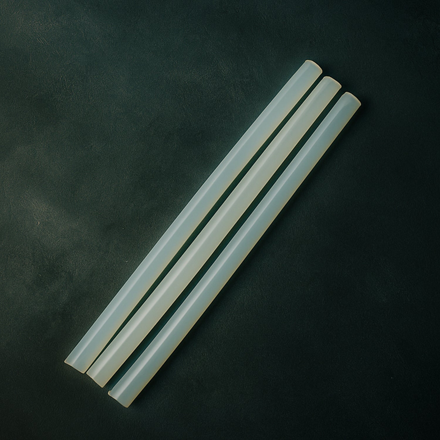 Pack of 3 hot melt glue sticks 20 cm long for glue guns