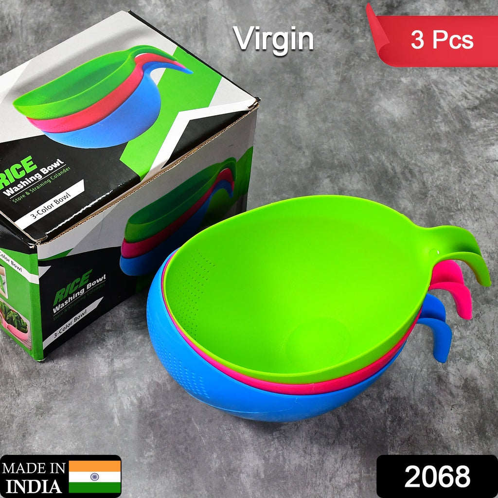 Ergonomic food strainer with handle, designed for washing rice and vegetables efficiently.