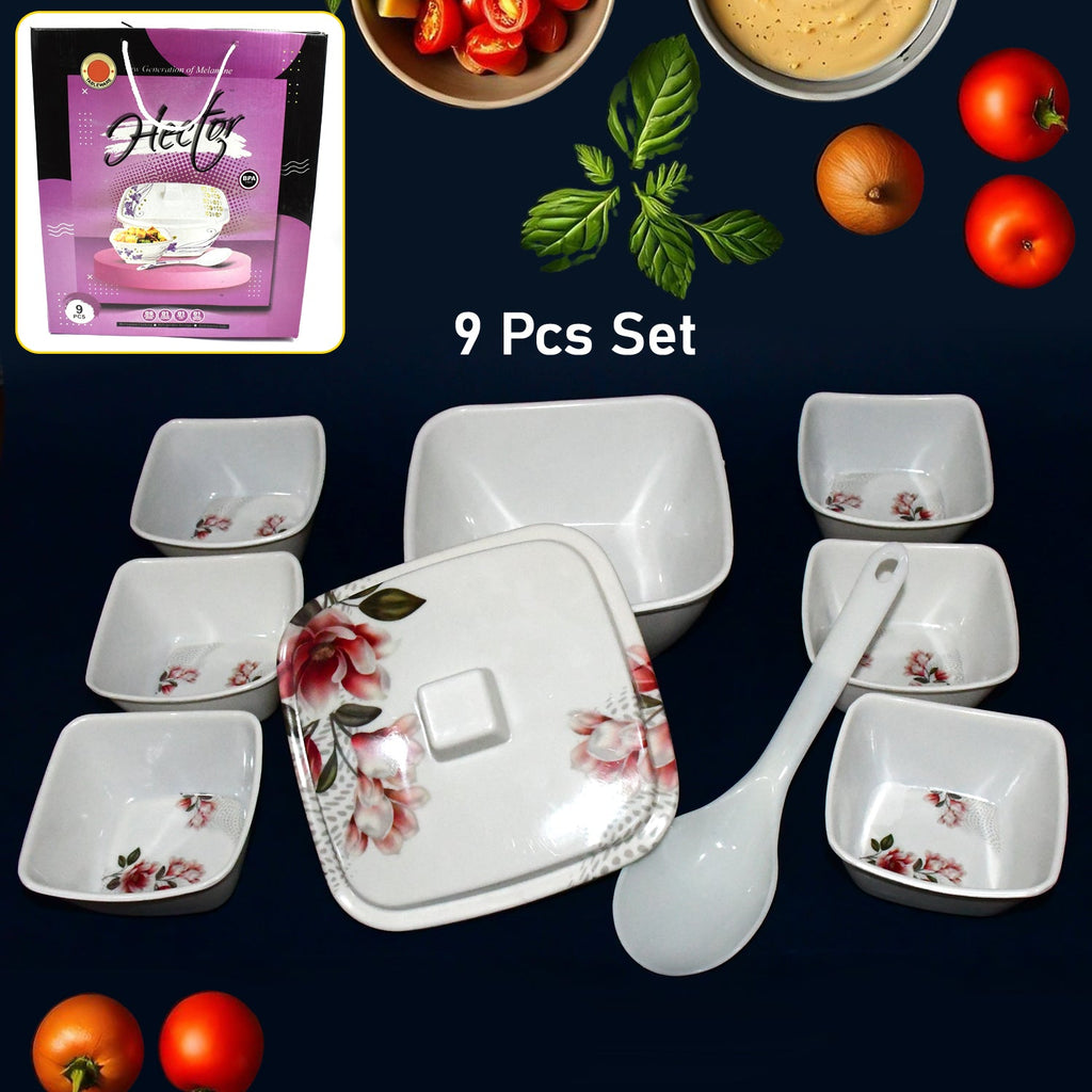 Unboxing the Hector plastic dinner set, showing the color box packaging.