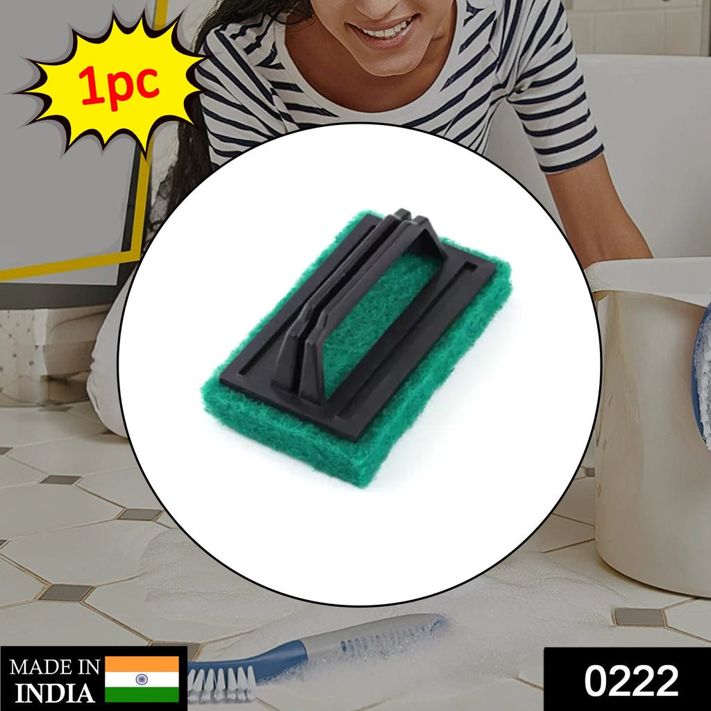 Durable dish cleaning brush with an easy-grip handle.