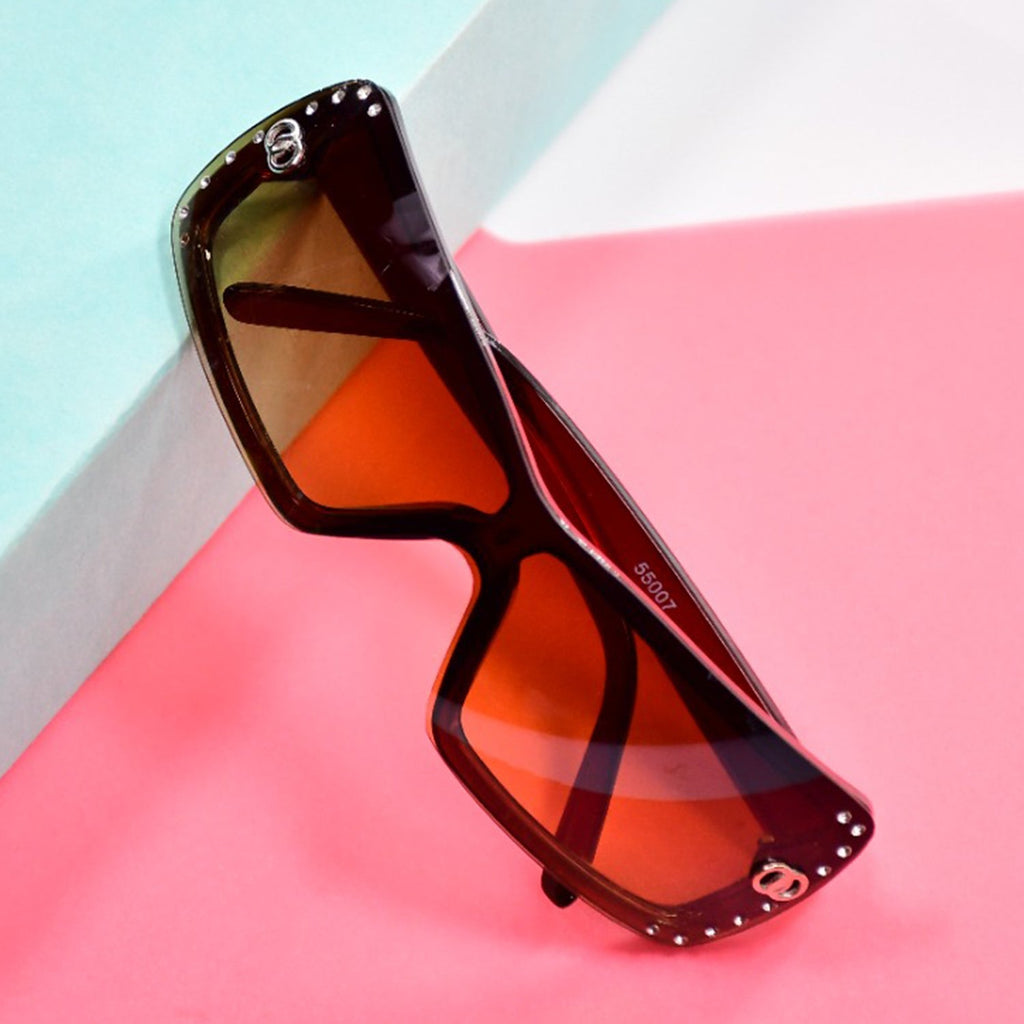 Classic Retro Driving Sunglasses with dark lenses, offering a timeless vintage appeal.