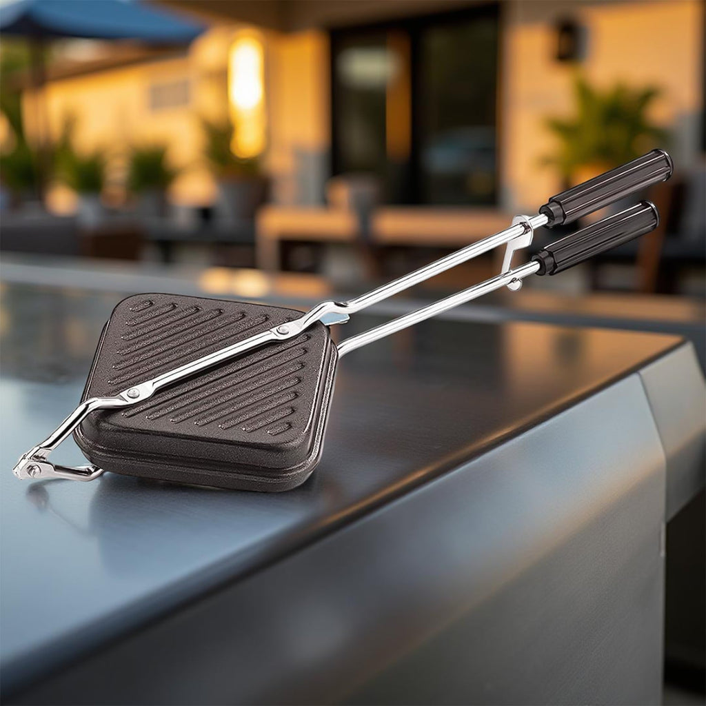 Angled view of Apex classic crust aluminium grill sandwich toaster