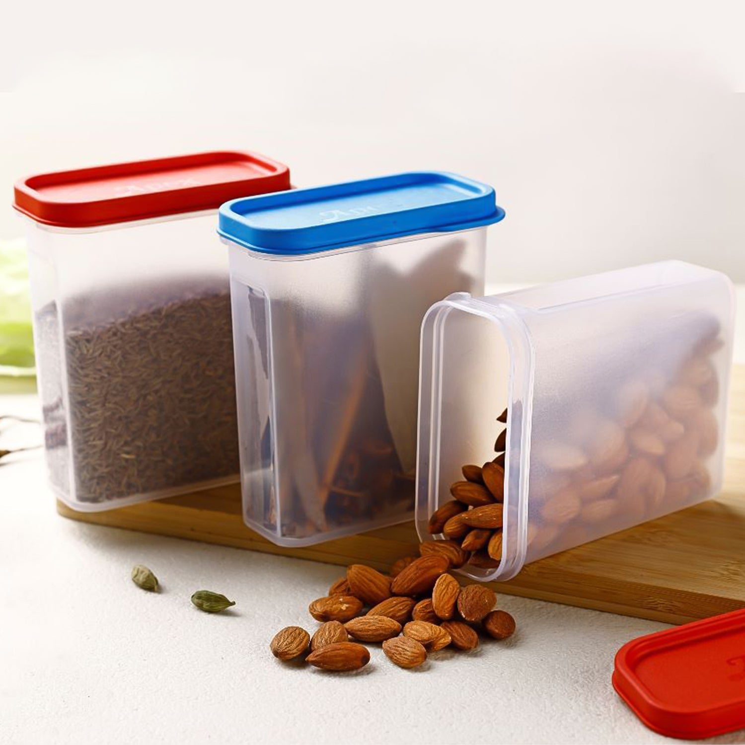 Apex Glory BPA-free transparent food storage containers with blue lids