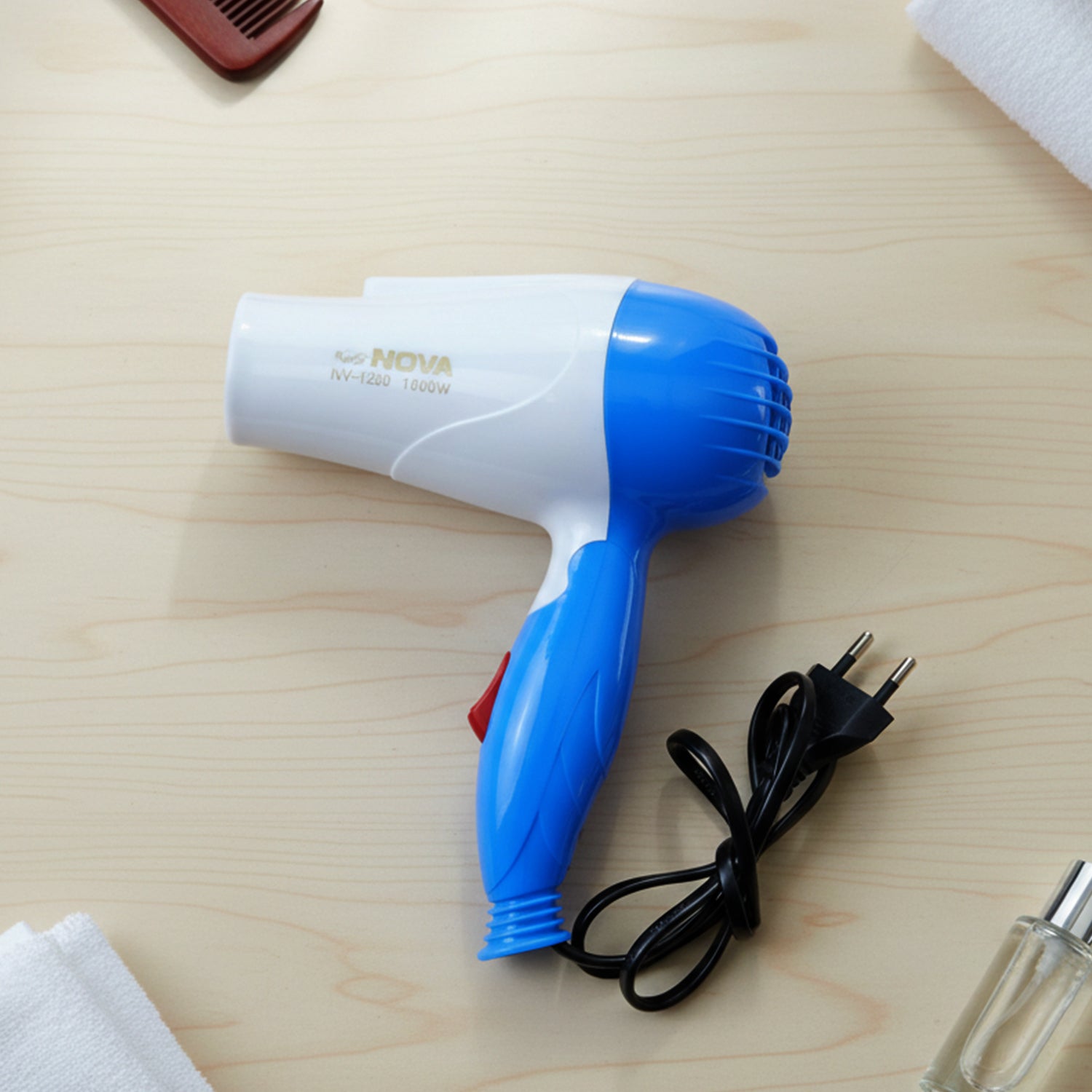 Salon style foldable hair dryer