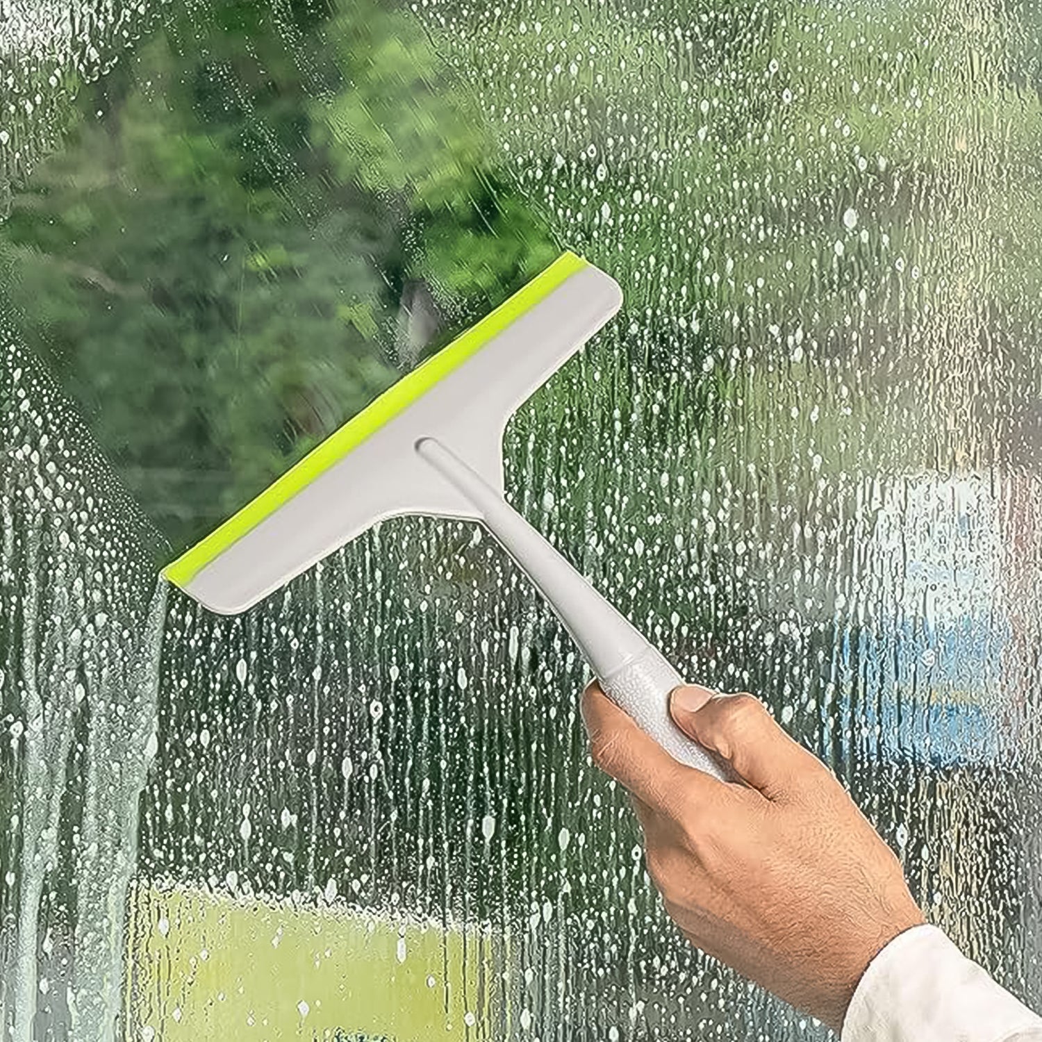 Close-up of the silicone head of the kitchen wiper, ensuring streak-free results.