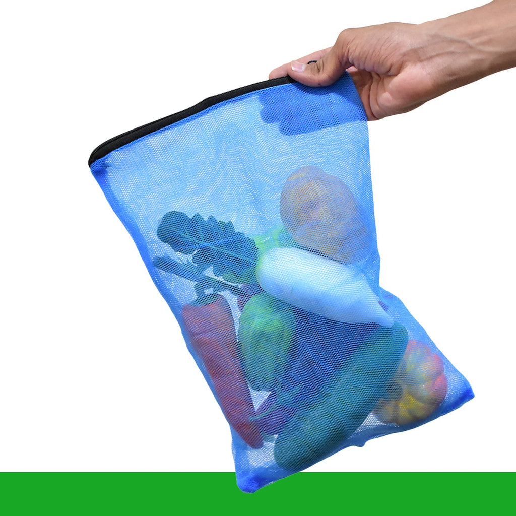 Close-up of the durable zipper on a Tidy Table vegetable storage bag.