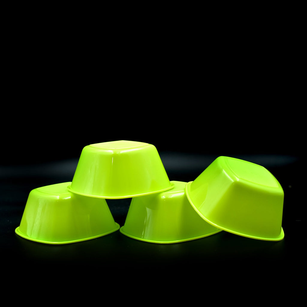 Multiple views of the food-safe square plastic bowl set, highlighting quality.