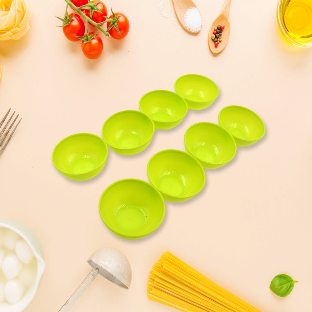 Lightweight plastic bowls for serving snacks, chutneys, or small portions.