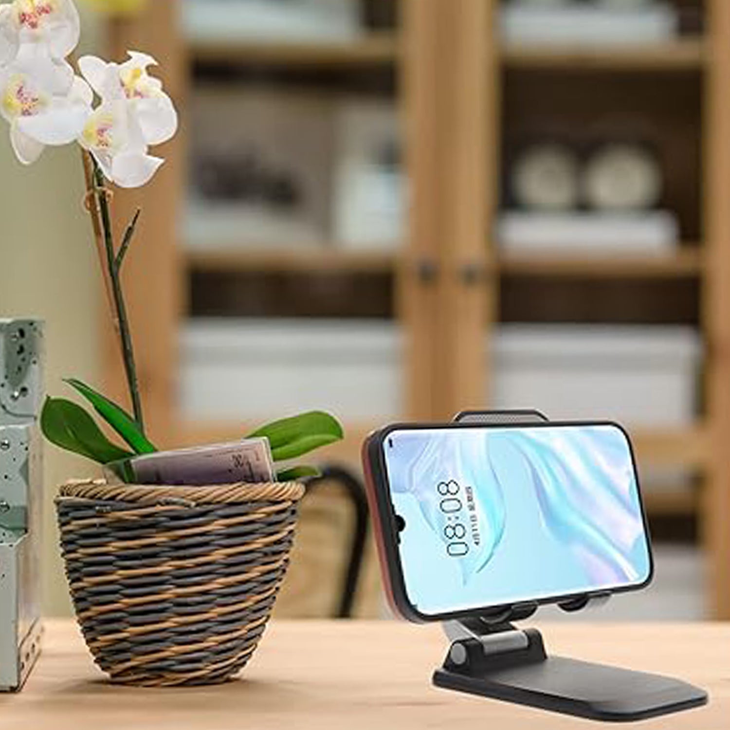 Compact foldable mobile phone tablet holder for travel