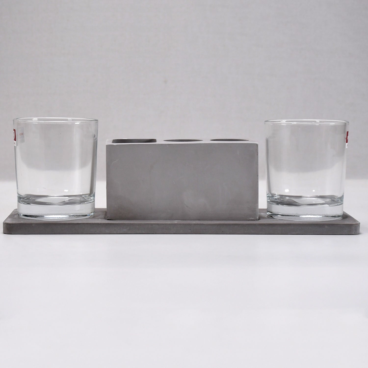 Brand new wine glass holder set, perfect for modern Indian homes.