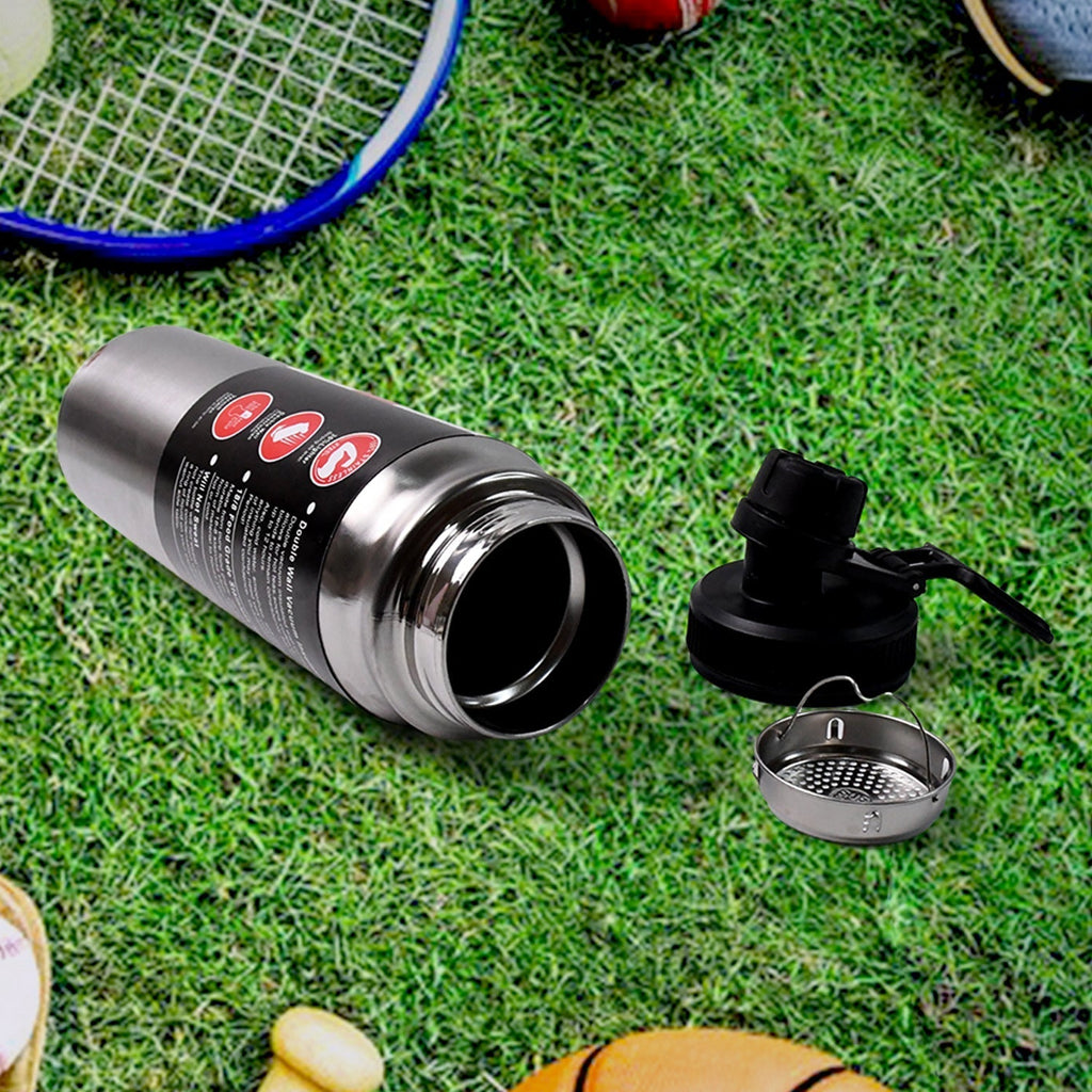 Double wall stainless steel water bottle for hot and cold drinks