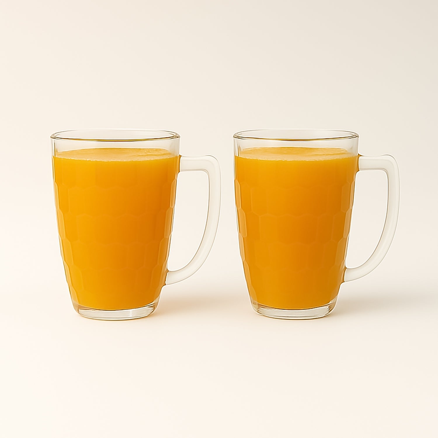 Close-up of clear 400ml polycarbonate Mocktail Mug with smooth finish