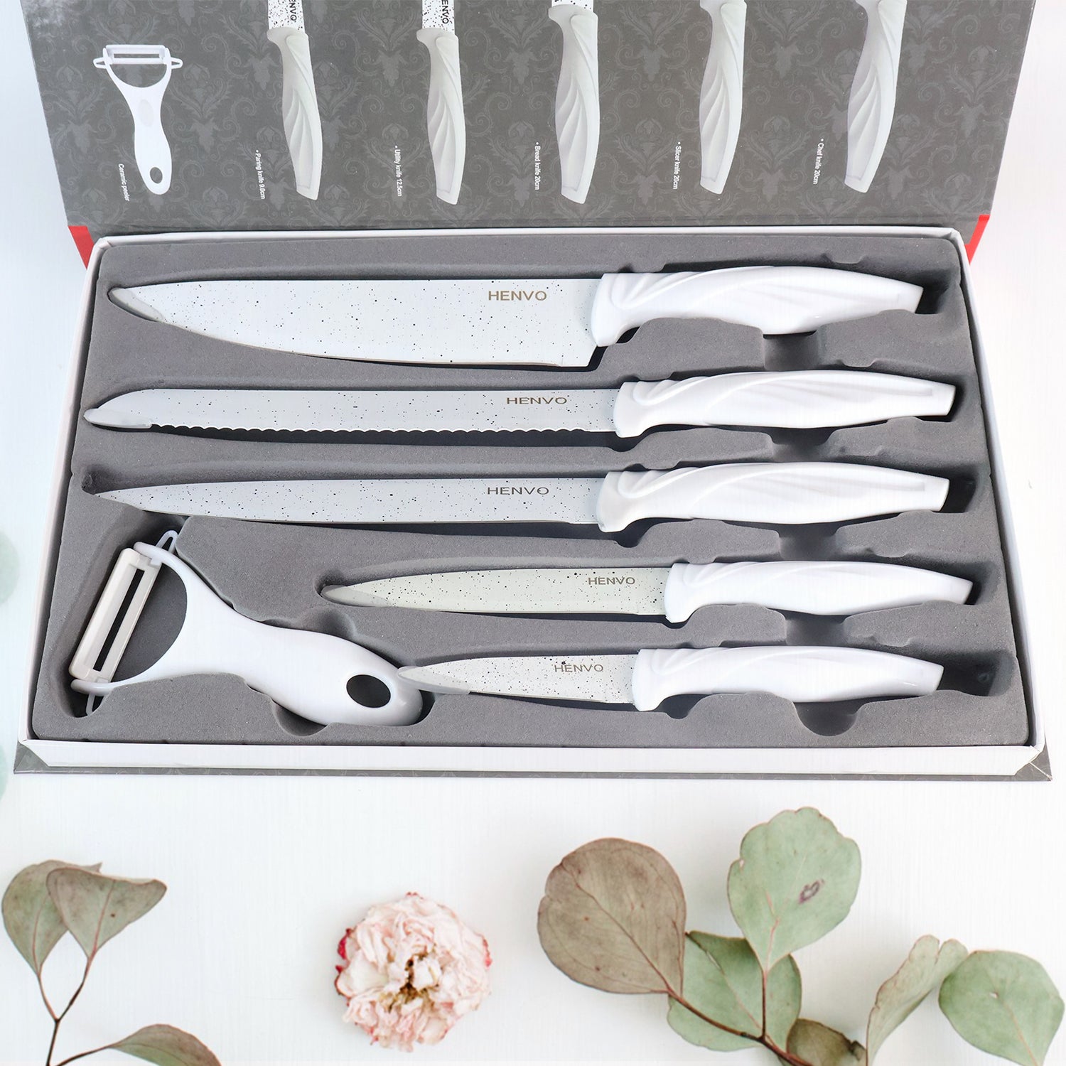 Elegant marble design on the stainless steel kitchen knife blades