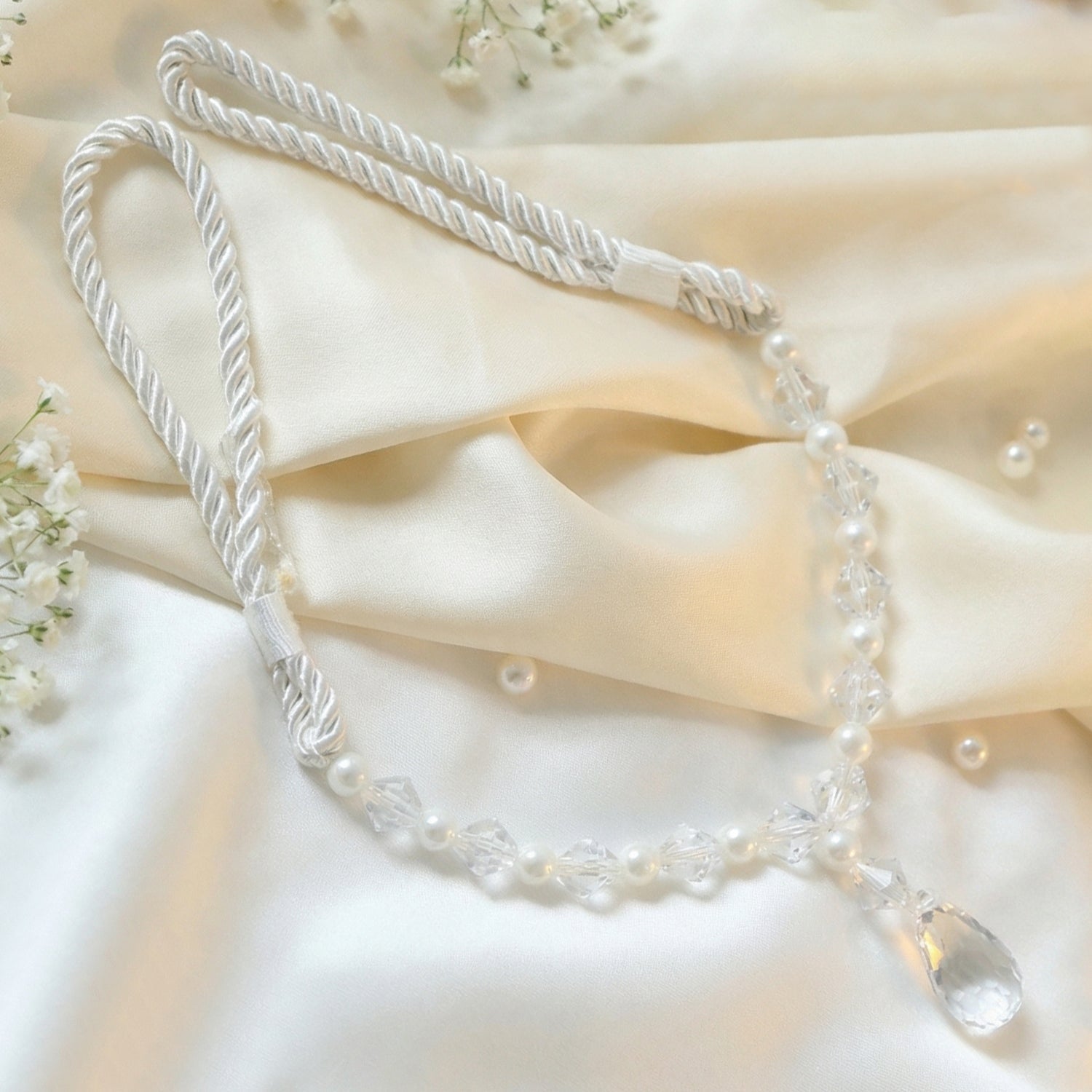 Premium crystal and pearl curtain accessory with twisted rope