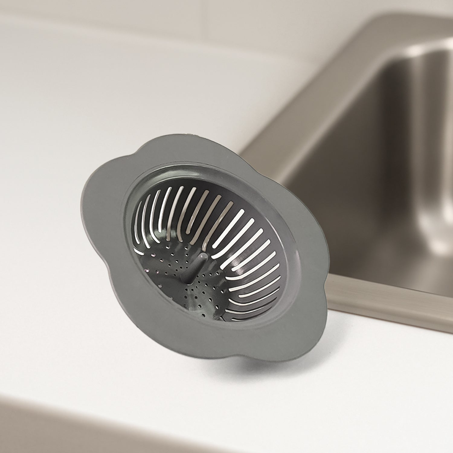 Reusable plastic sink strainer easy to clean and maintain hygiene
