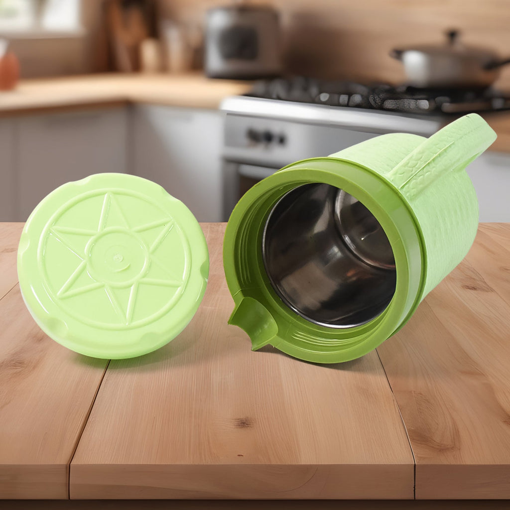 Ergonomic handle of insulated thermos flask for easy and comfortable pouring