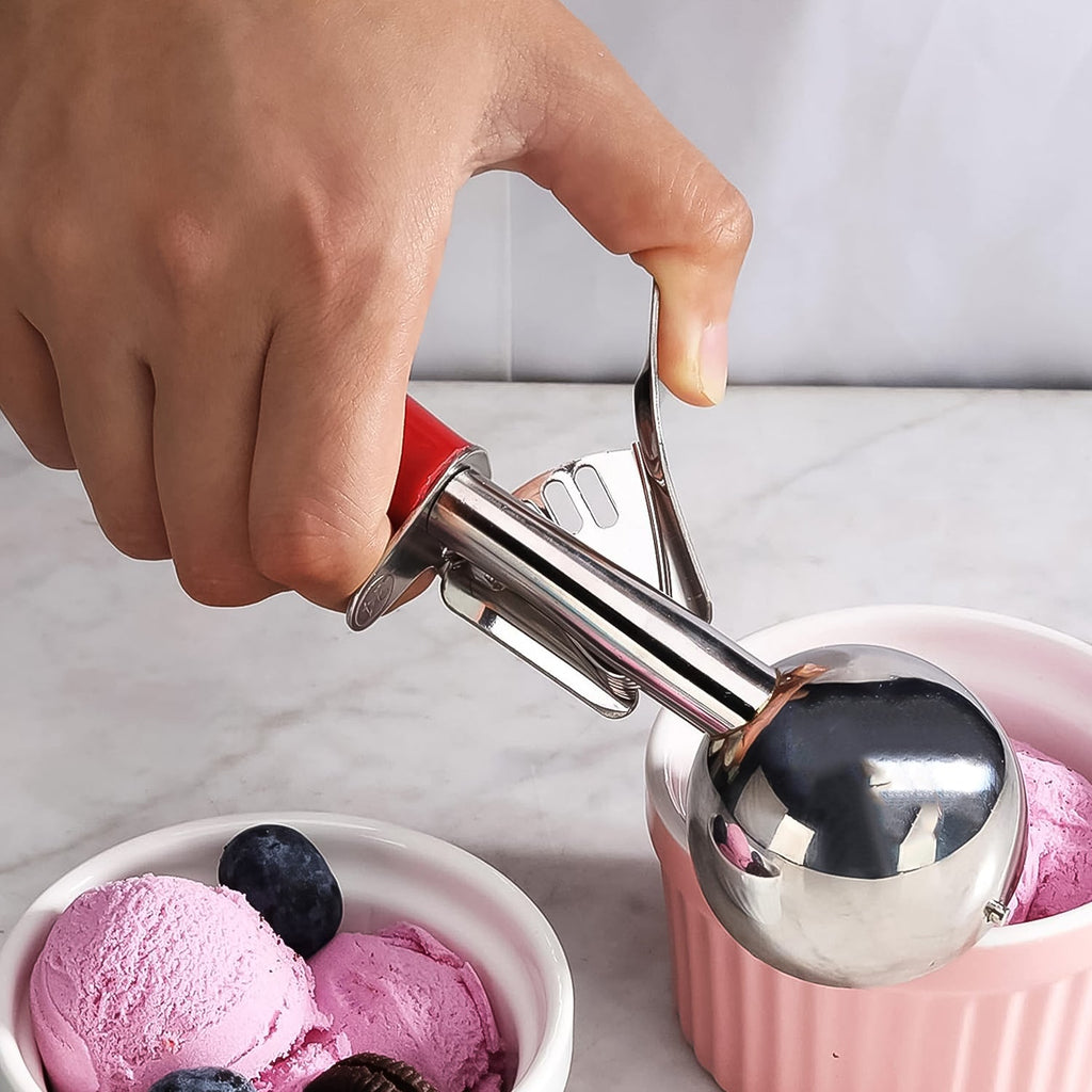 Easy glide stainless steel ice cream scoop 70 ML capacity