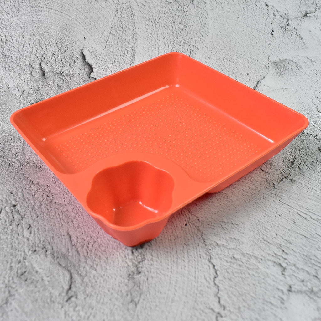 Lightweight, durable plastic plate ideal for dumplings, nachos, and sushi