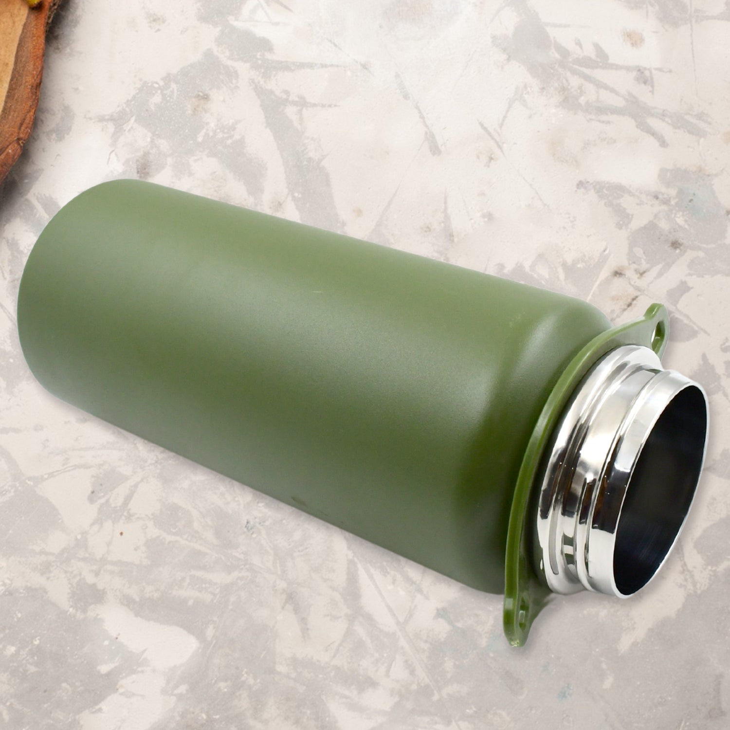 The generous 1.5L insulated water bottle, emphasizing its double-wall construction.