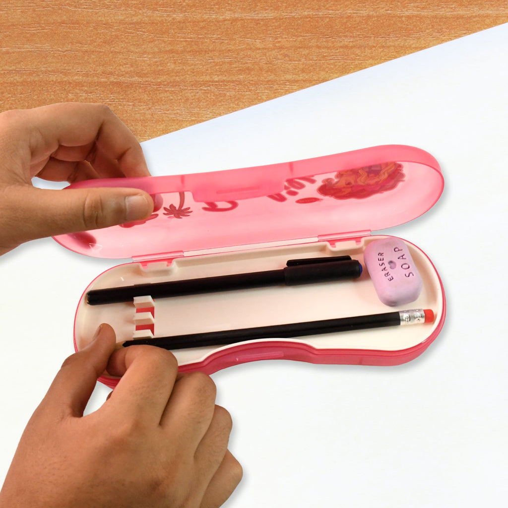Compact compass box for kids made of lightweight BPA-free plastic