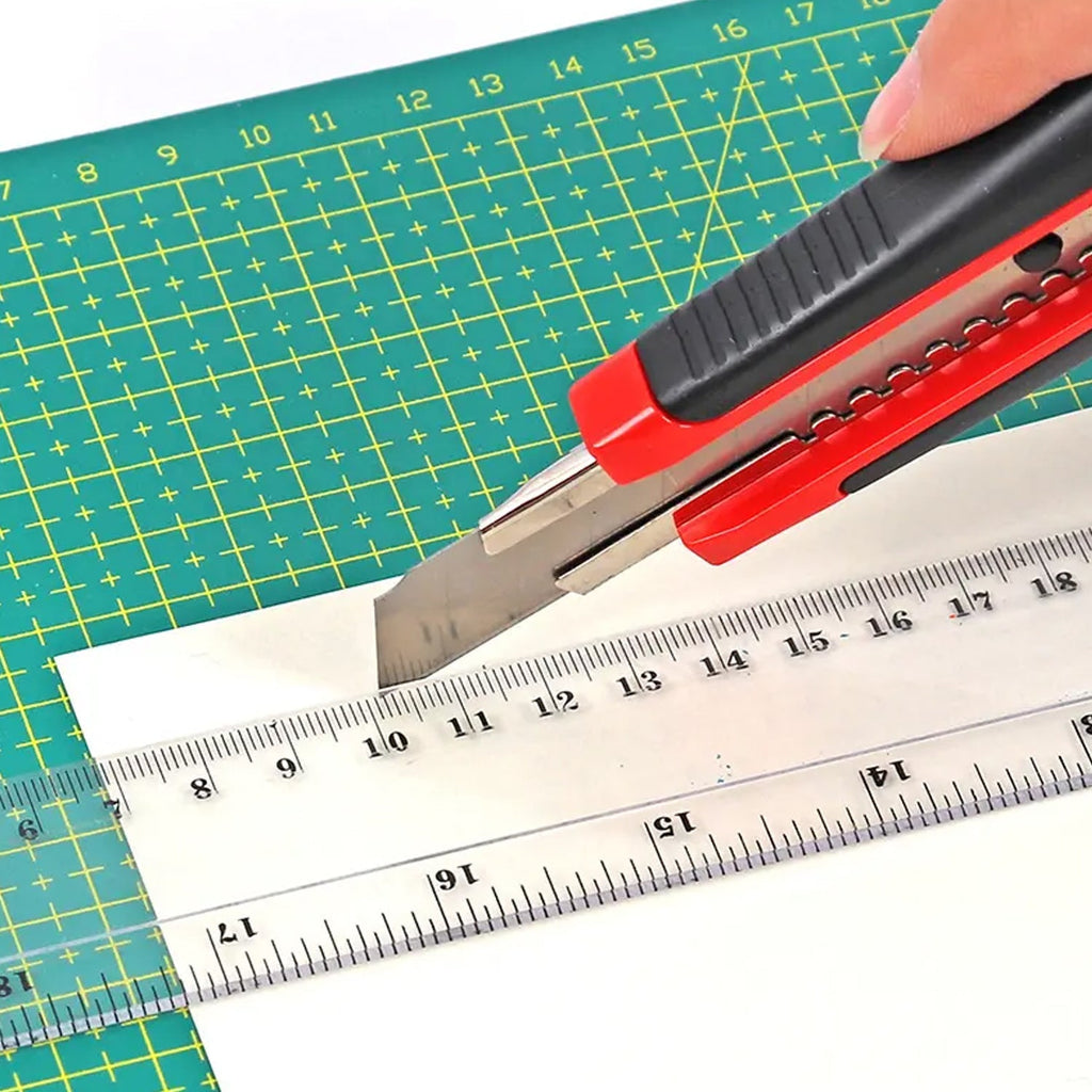 18mm cutter knife set with a secure blade and comfortable handle.