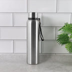 Close-up of the  1000ml water bottle highlighting its sweat-proof exterior.