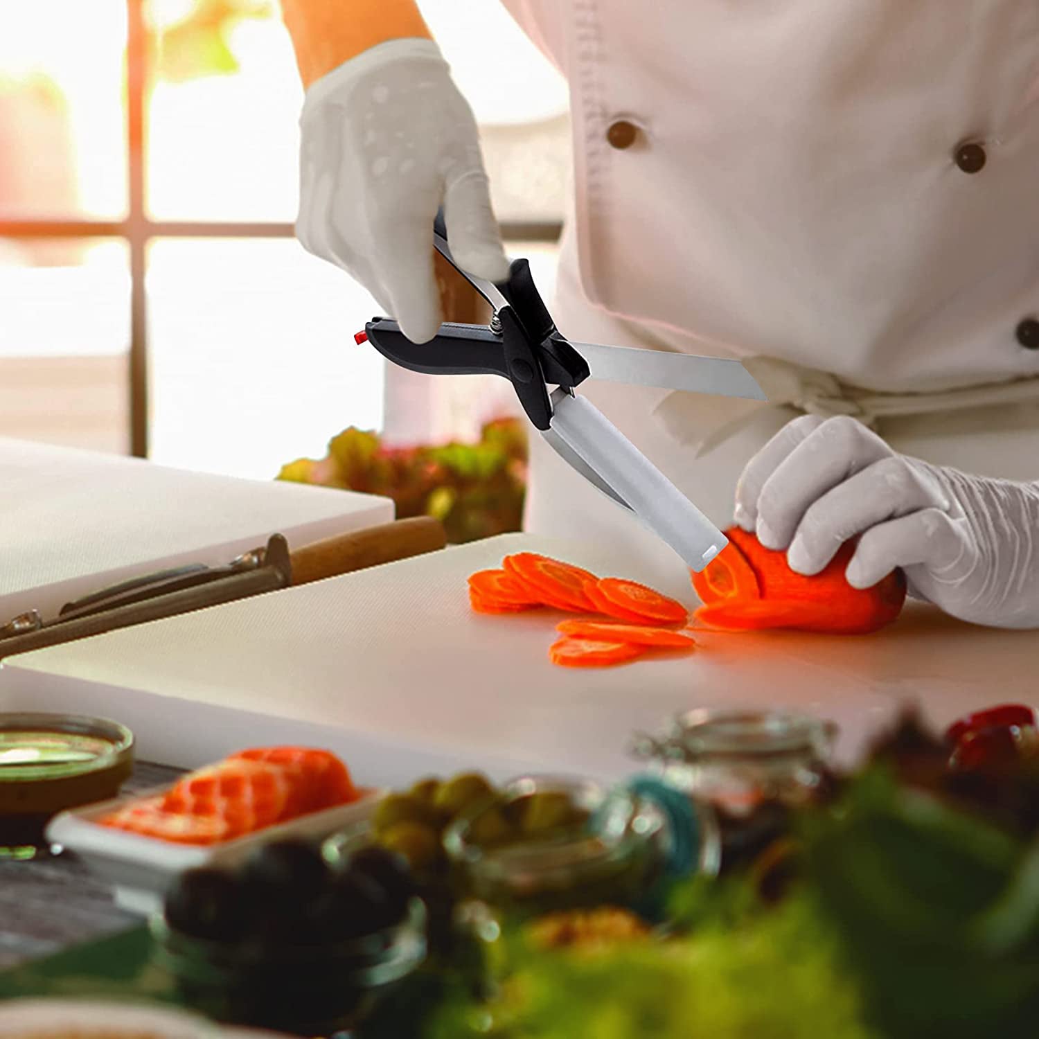 2-in-1 Food Chopper with ergonomic handle, ready to slice vegetables.