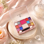 Smooth, blendable pigments in multi-color eyeshadow palette for daily makeup
