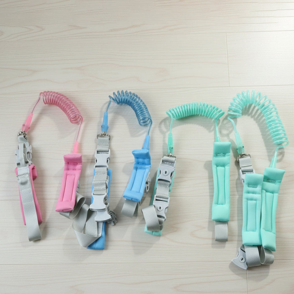 Elastic strap detail of baby safety walking leash for toddler safety