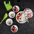 Versatile 5-piece serving set suitable for various sweet dishes.