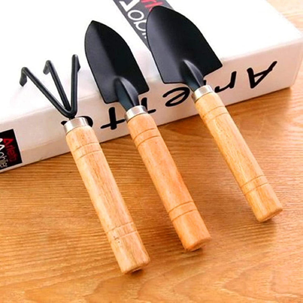 The durable XcelCraft Garden Tool Set, essential for efficient home gardening.