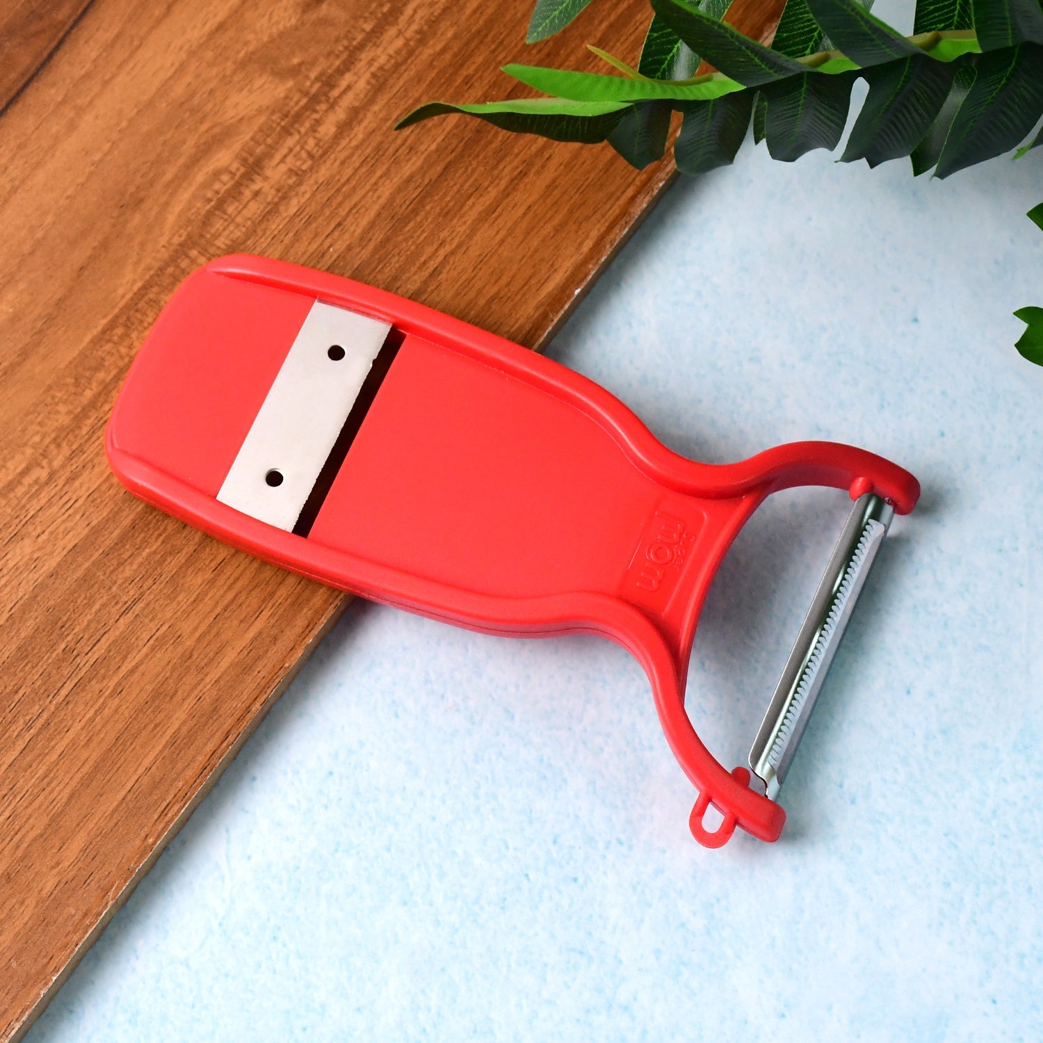 Ultra-sharp stainless steel 2-in-1 slicer and peeler for fruits and vegetables
