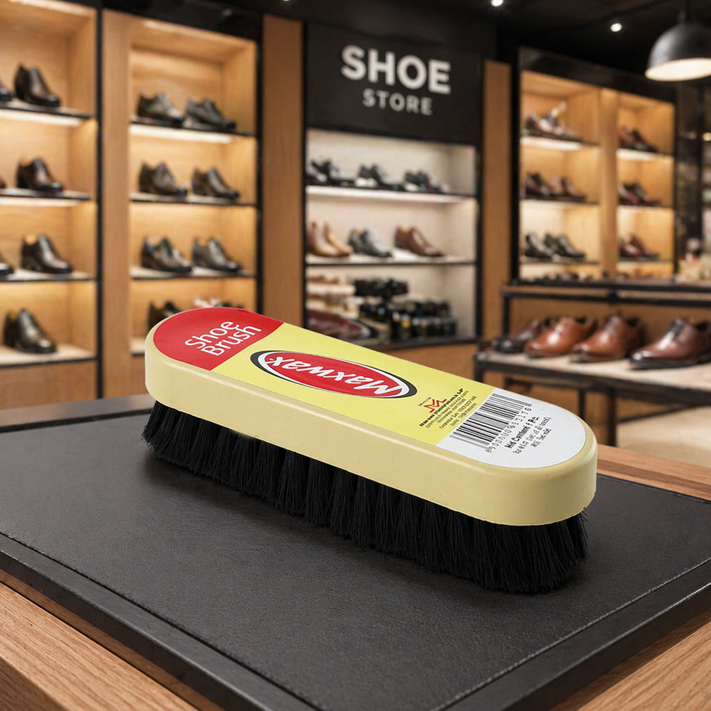 Compact, easy hold shoe cleaning brush for daily use
