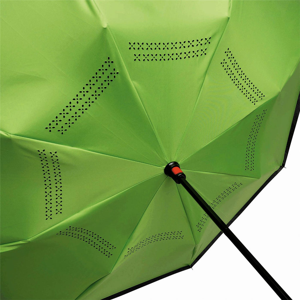 Ergonomic C-handle of the kids umbrella for comfortable grip.
