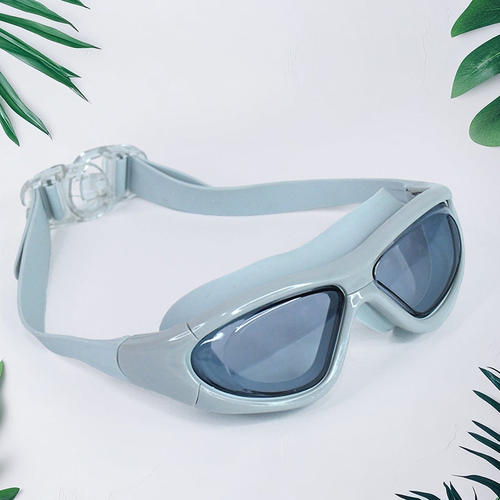 Anti-fog coated polycarbonate lenses on swimming goggles