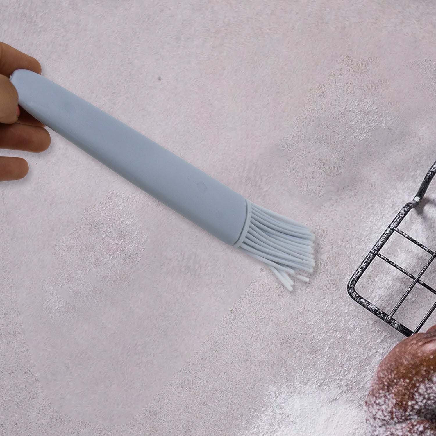Detailed view of the hygienic and easy-to-clean silicone pastry brush bristles.