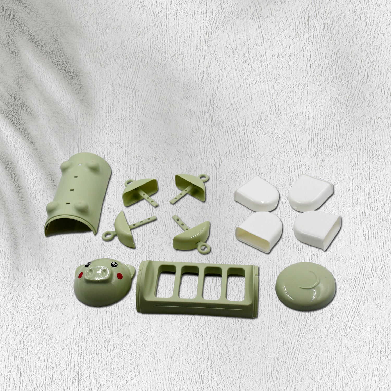 Close-up of the versatile ice mold set, highlighting the cute pig shapes perfect for homemade ice candy.