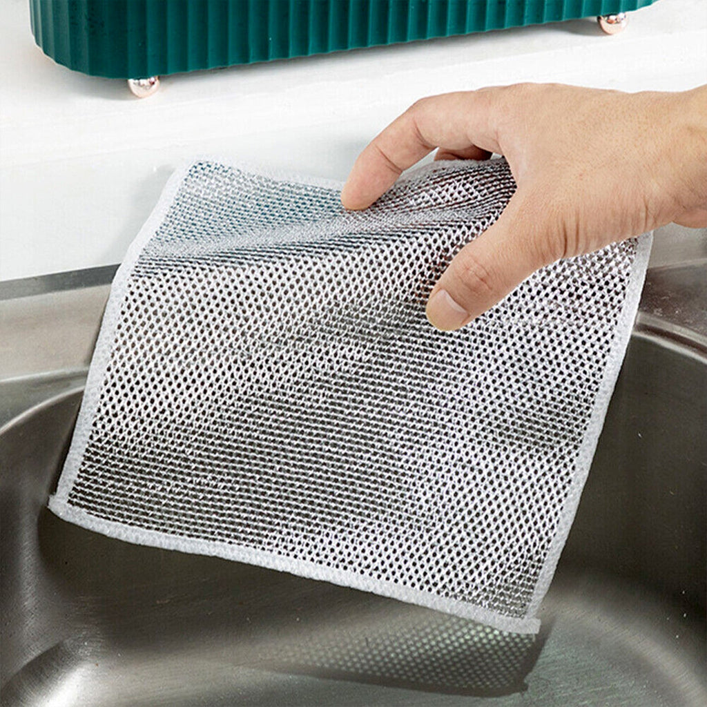 Compact 20x20 cm microfiber scrubber cloth, ideal for easy handling and storage.