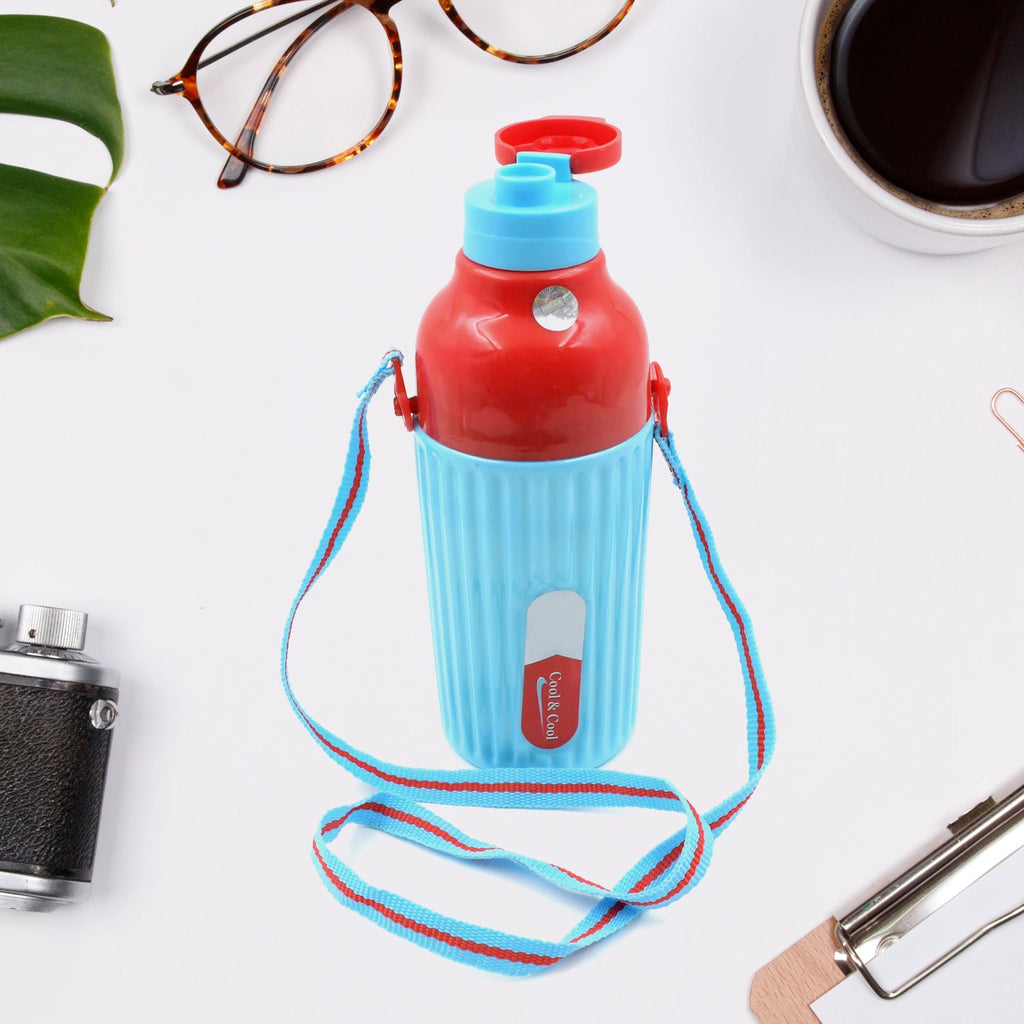 Close-up of the BPA-free 500ml insulated water bottle, highlighting its dori strap.