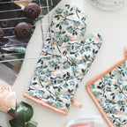 Cotton oven mitt with a textured surface for better grip.