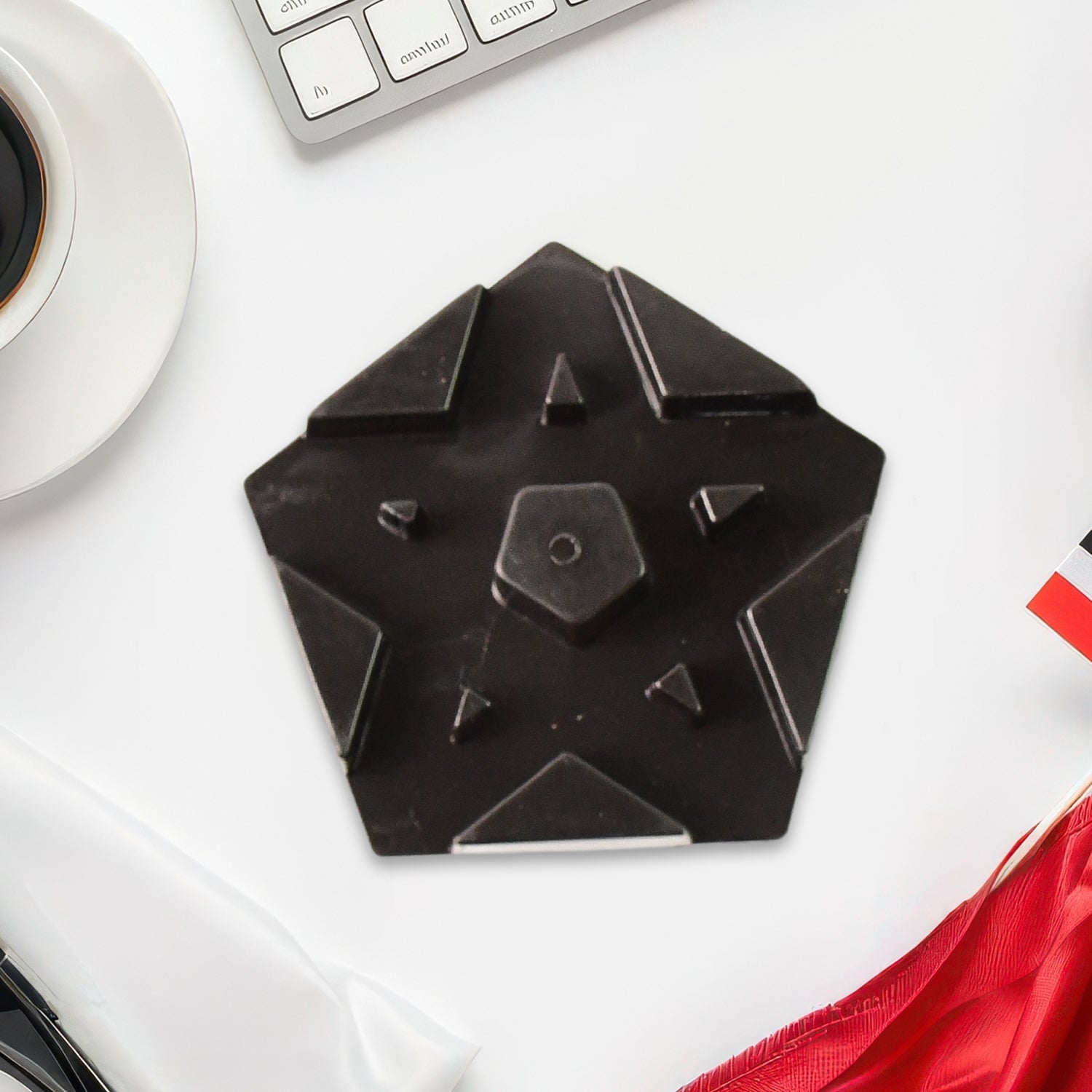 Set of two multi-angle mobile phone holders with geometric hexagonal design