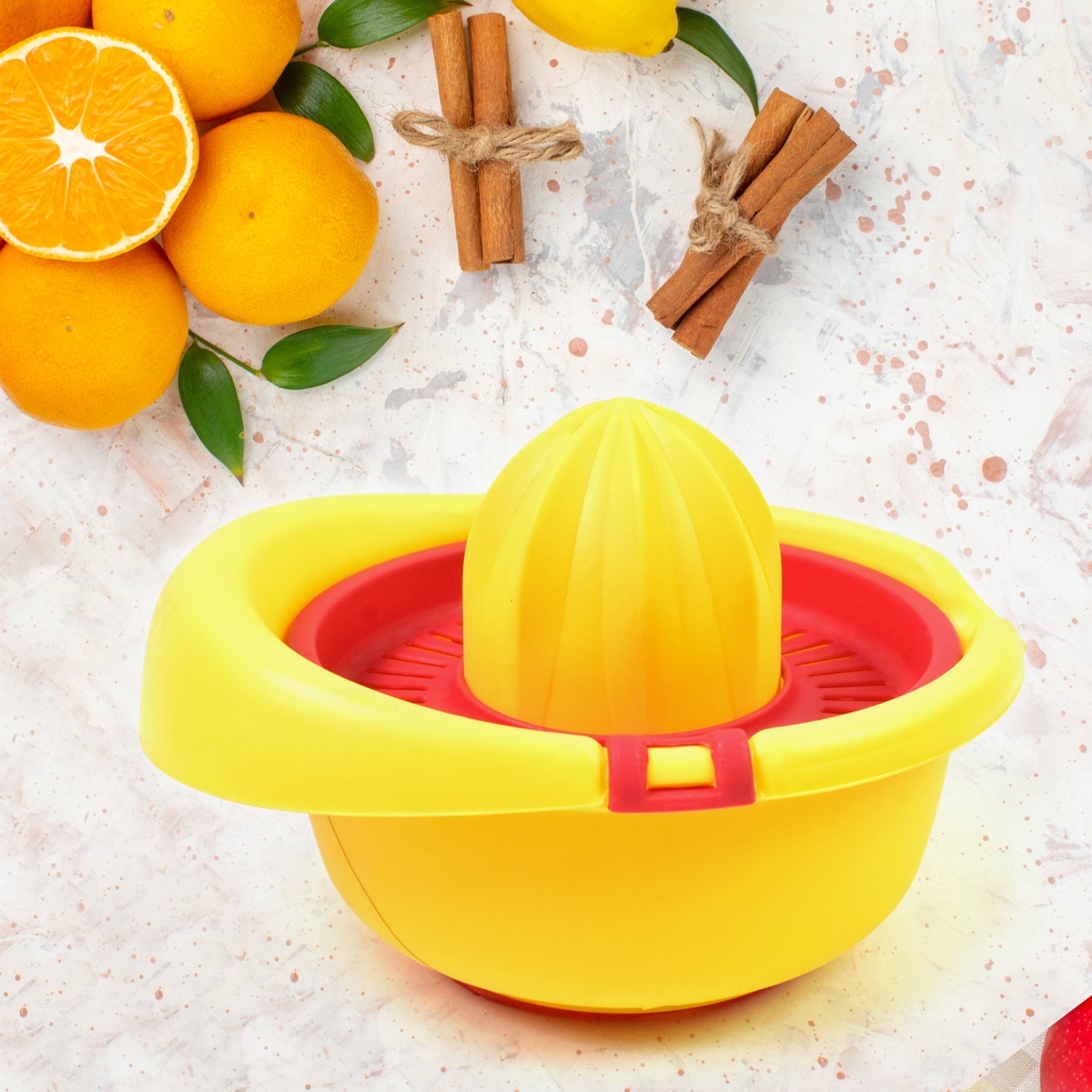 Side angle of the durable orange squeezer, made from food-grade ABS plastic.